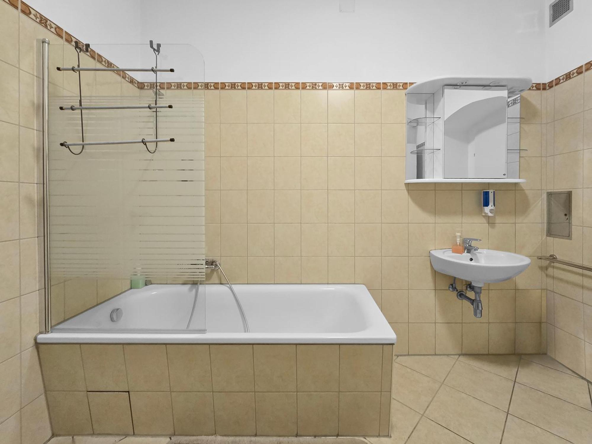 Three King-Size Beds, Three Bedrooms Виена Екстериор снимка