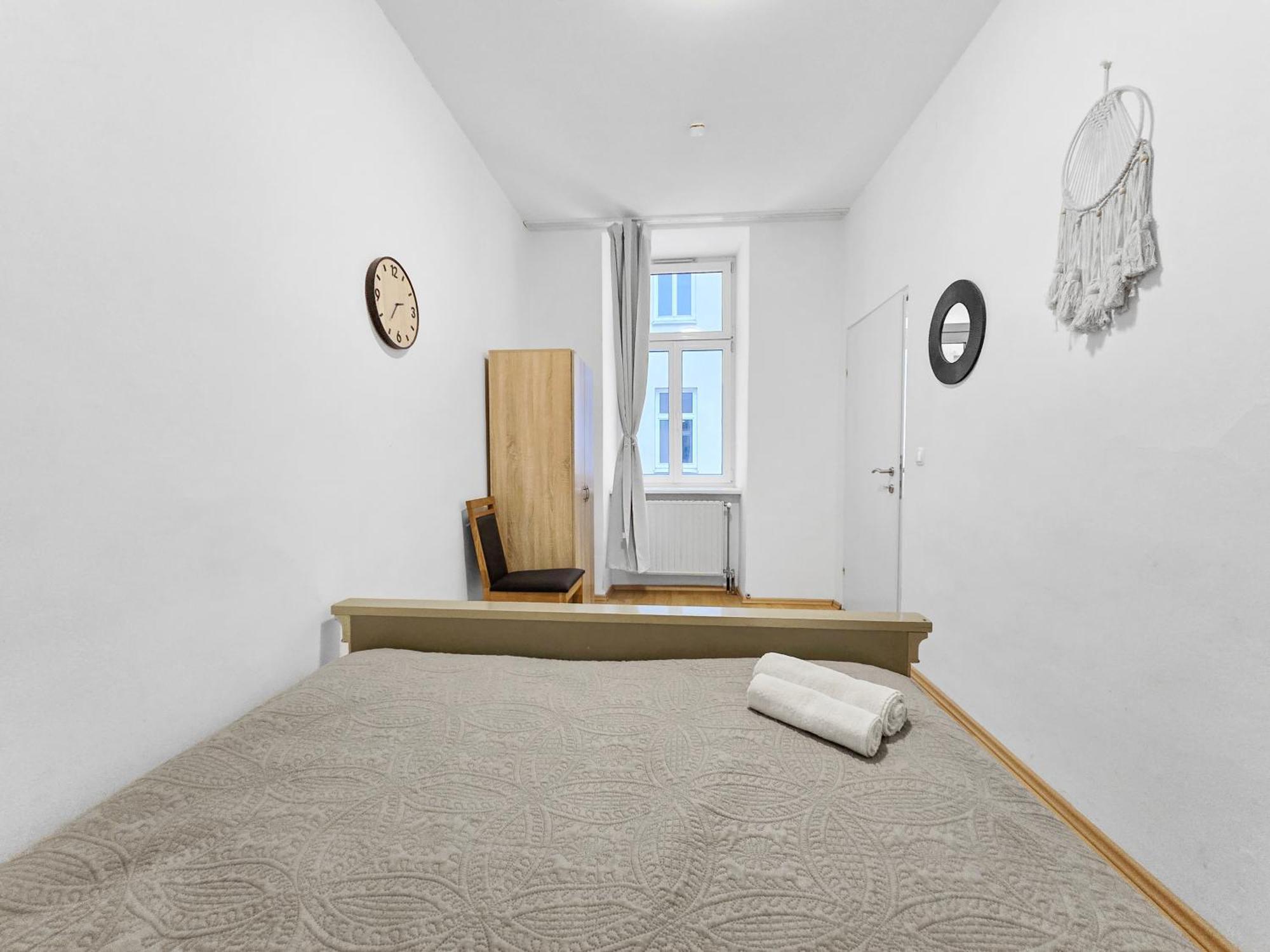 Three King-Size Beds, Three Bedrooms Виена Екстериор снимка